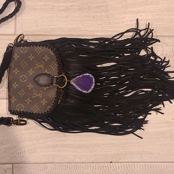 Louis Vuitton Saint Cloud Vintage Boho Large World Traveler Fringed  Crossbody